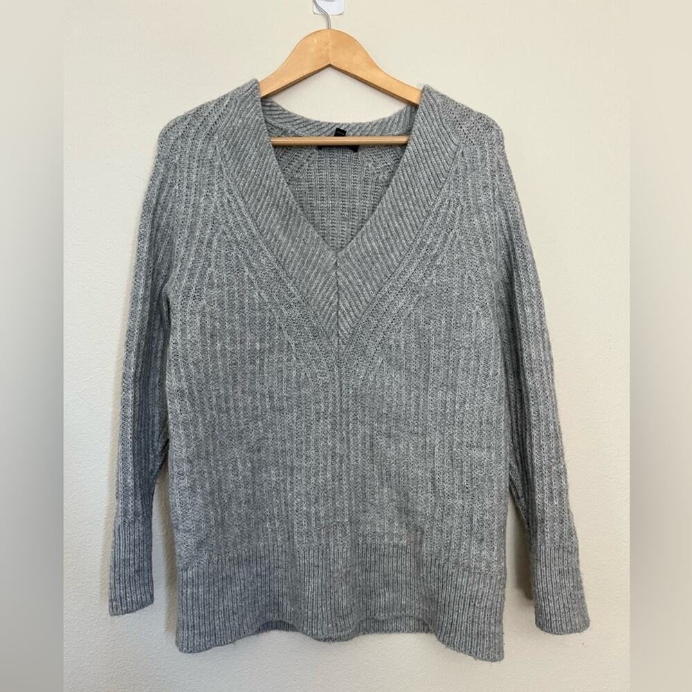 Banana Republic Oversize Grey Alpaca Blend V neck minimalist Sweater Sz XS